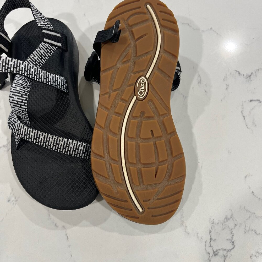 Share Chaco Women's Black/White Outdoor Sports Trail Size 9 Sandals - Picture 8 of 9
